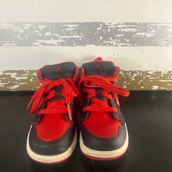 Jordan 1 mid “Bred”. - Picture 4 of 7